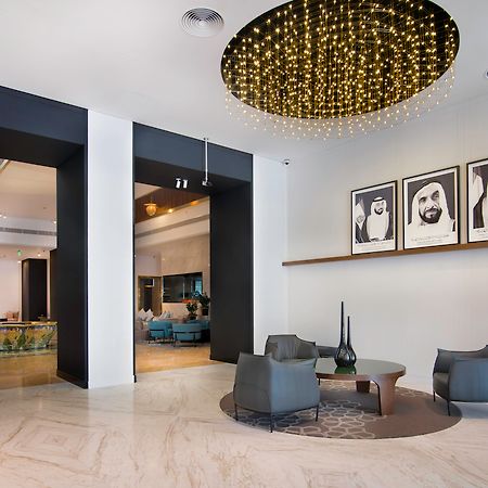 르 메르디앙 아부다비 호텔 외부 사진 The lobby of the hotel