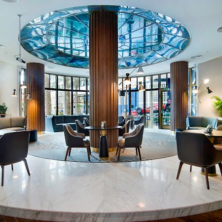 르 메르디앙 아부다비 호텔 외부 사진 The lobby of the hotel