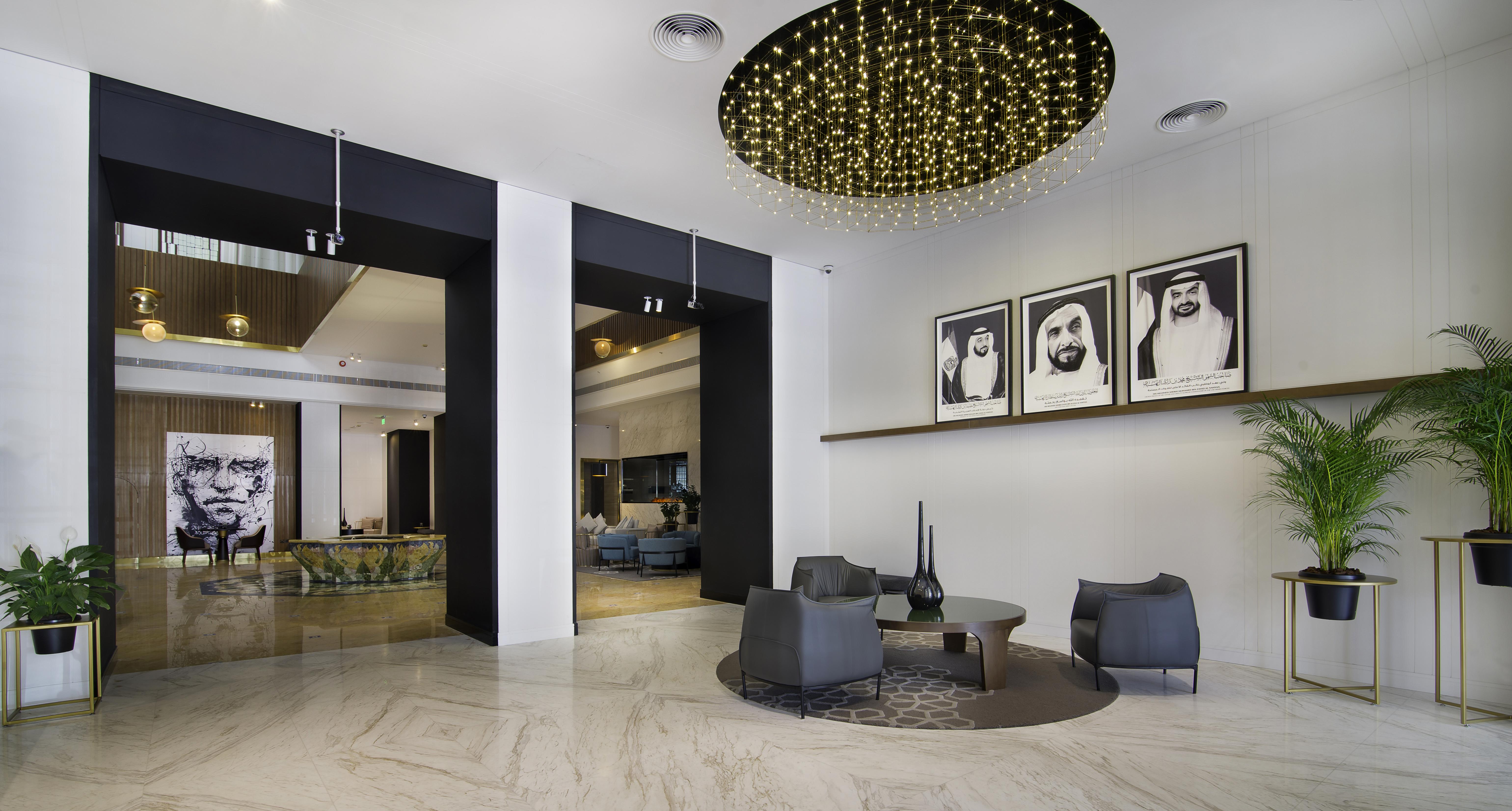 르 메르디앙 아부다비 호텔 외부 사진 The lobby of the hotel