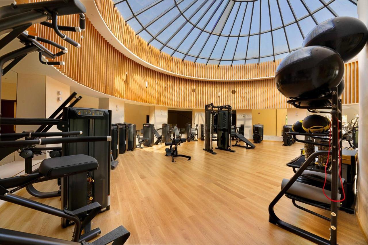 르 메르디앙 아부다비 호텔 외부 사진 The gym at The Dorchester