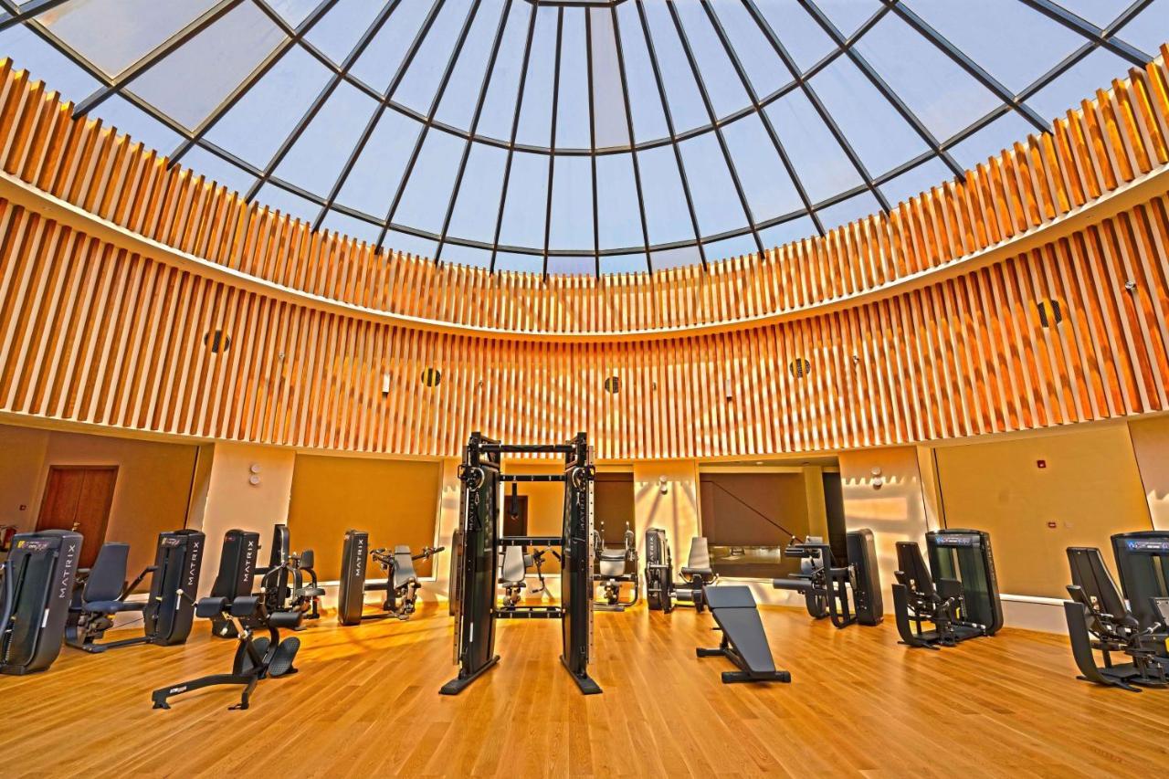 르 메르디앙 아부다비 호텔 외부 사진 The gym at The Dorchester