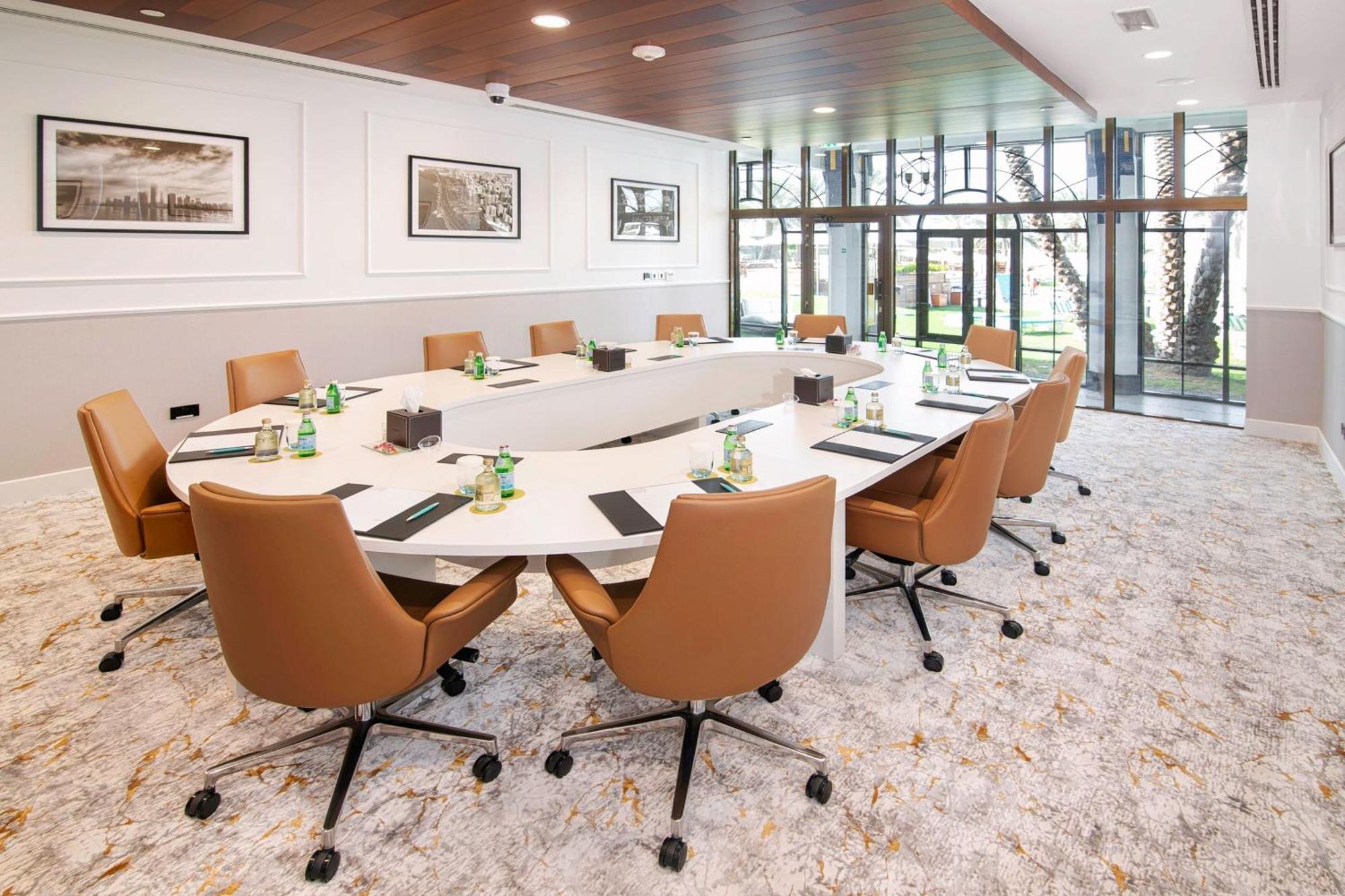 르 메르디앙 아부다비 호텔 외부 사진 Meeting room