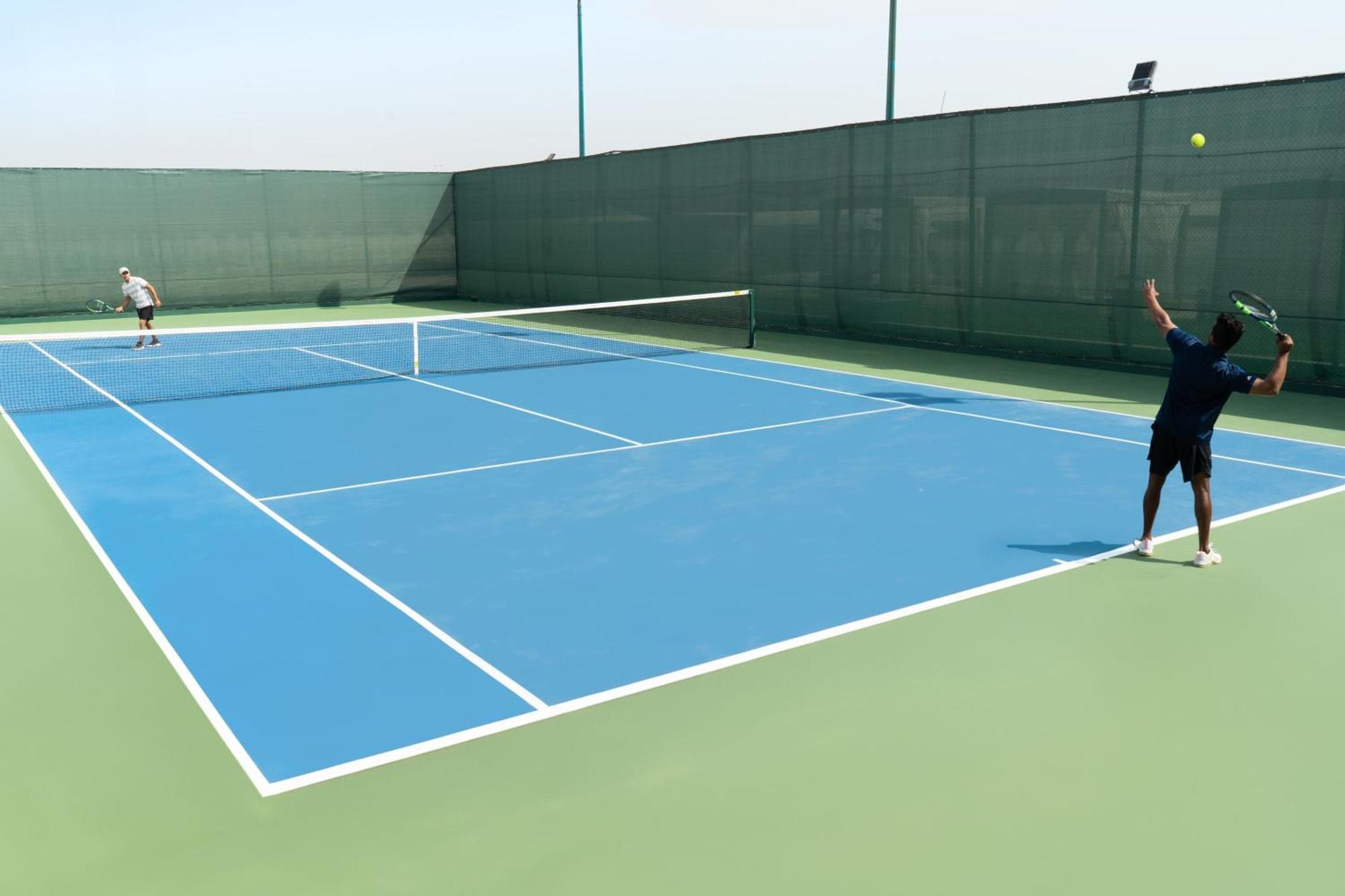 르 메르디앙 아부다비 호텔 외부 사진 Tennis